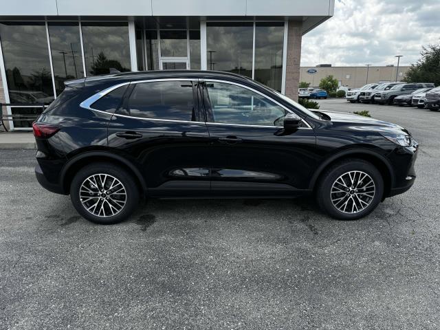 new 2025 Ford Escape PHEV car, priced at $32,000