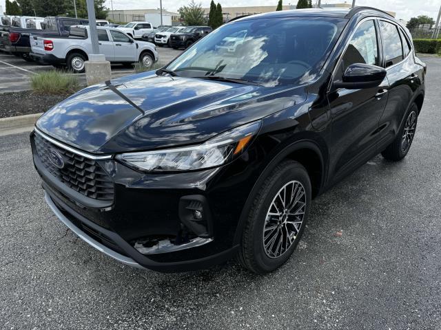 new 2025 Ford Escape PHEV car, priced at $32,000