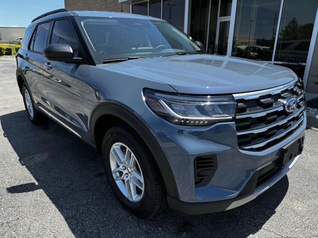 new 2025 Ford Explorer car, priced at $40,000