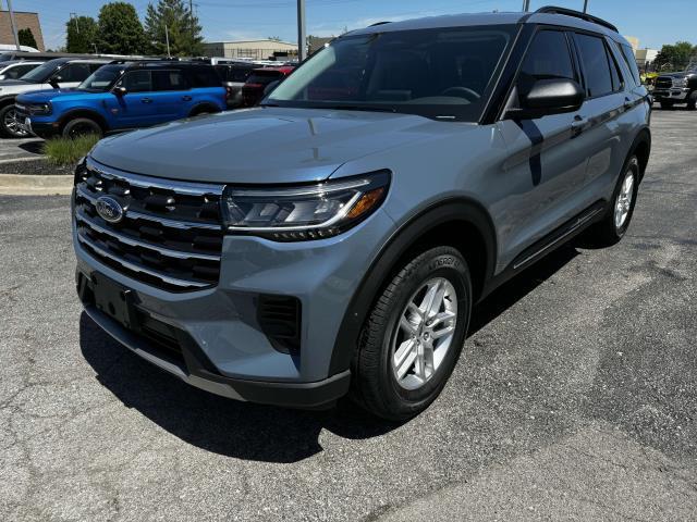 new 2025 Ford Explorer car, priced at $40,000
