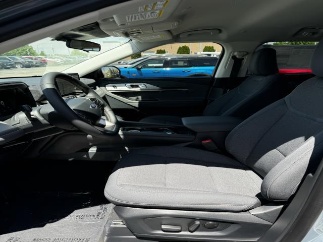 new 2025 Ford Explorer car, priced at $40,000