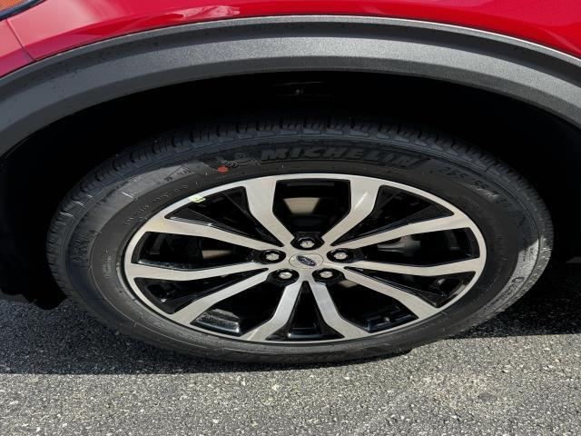 new 2025 Ford Explorer car, priced at $45,000