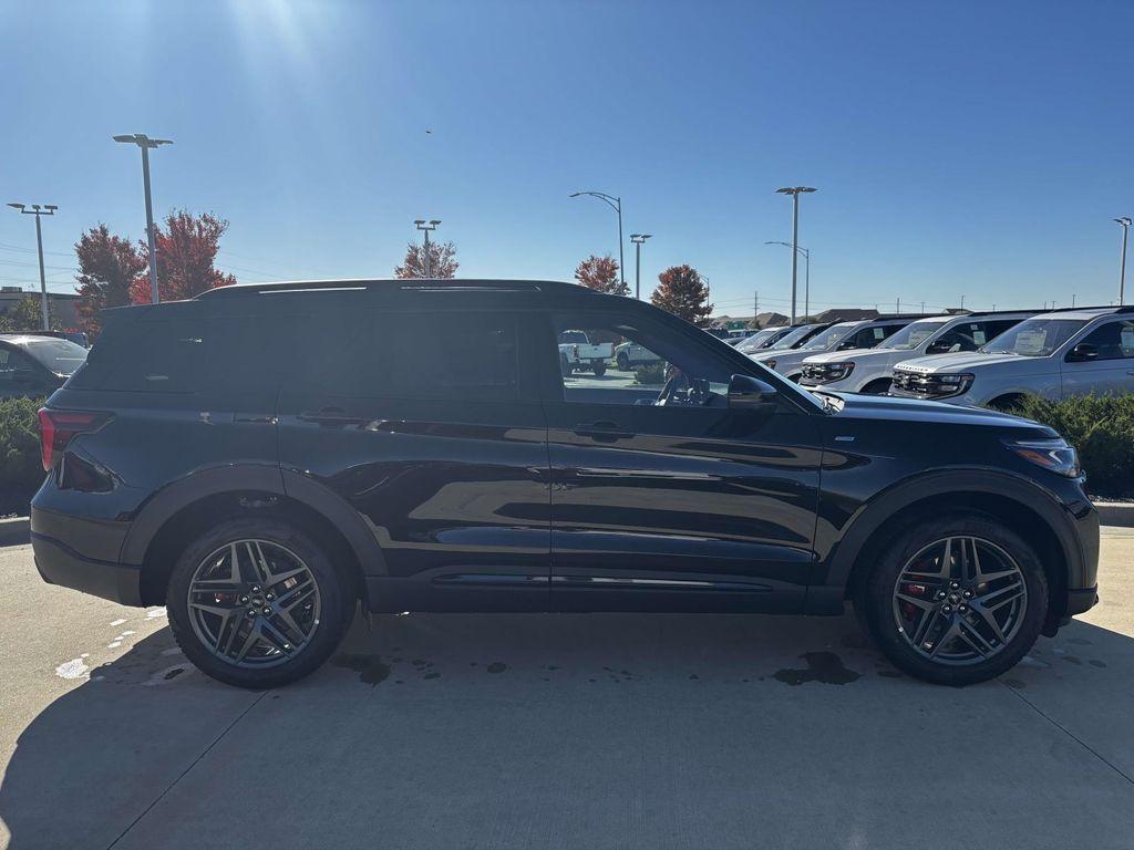 new 2025 Ford Explorer car, priced at $49,500