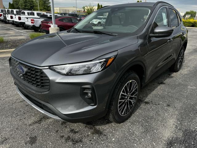 new 2025 Ford Escape PHEV car, priced at $32,000