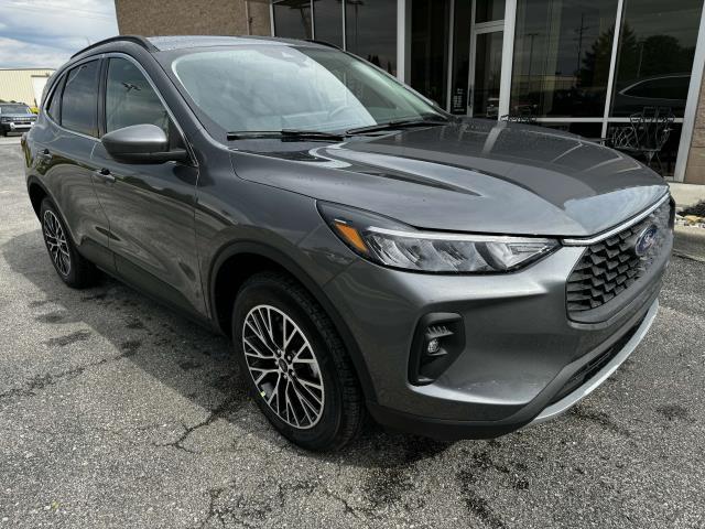 new 2025 Ford Escape PHEV car, priced at $32,000