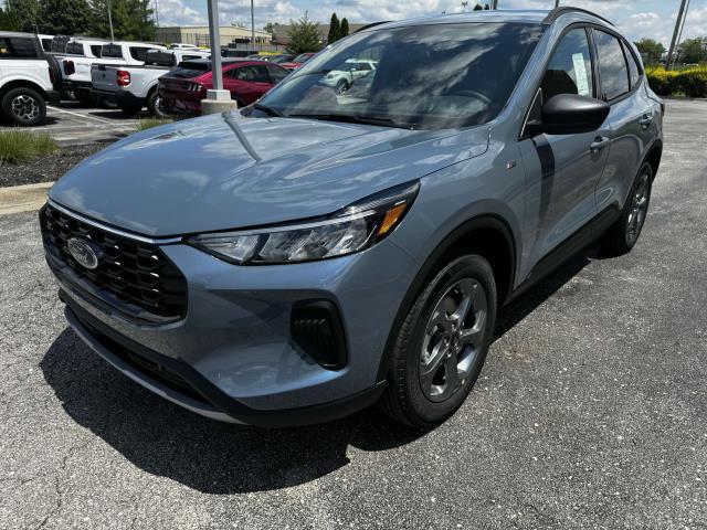 new 2025 Ford Escape car, priced at $31,500