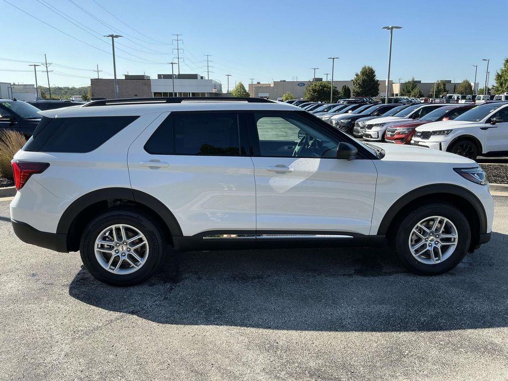 new 2025 Ford Explorer car, priced at $41,000