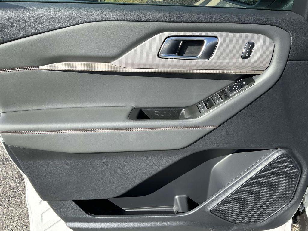 new 2025 Ford Explorer car, priced at $41,000
