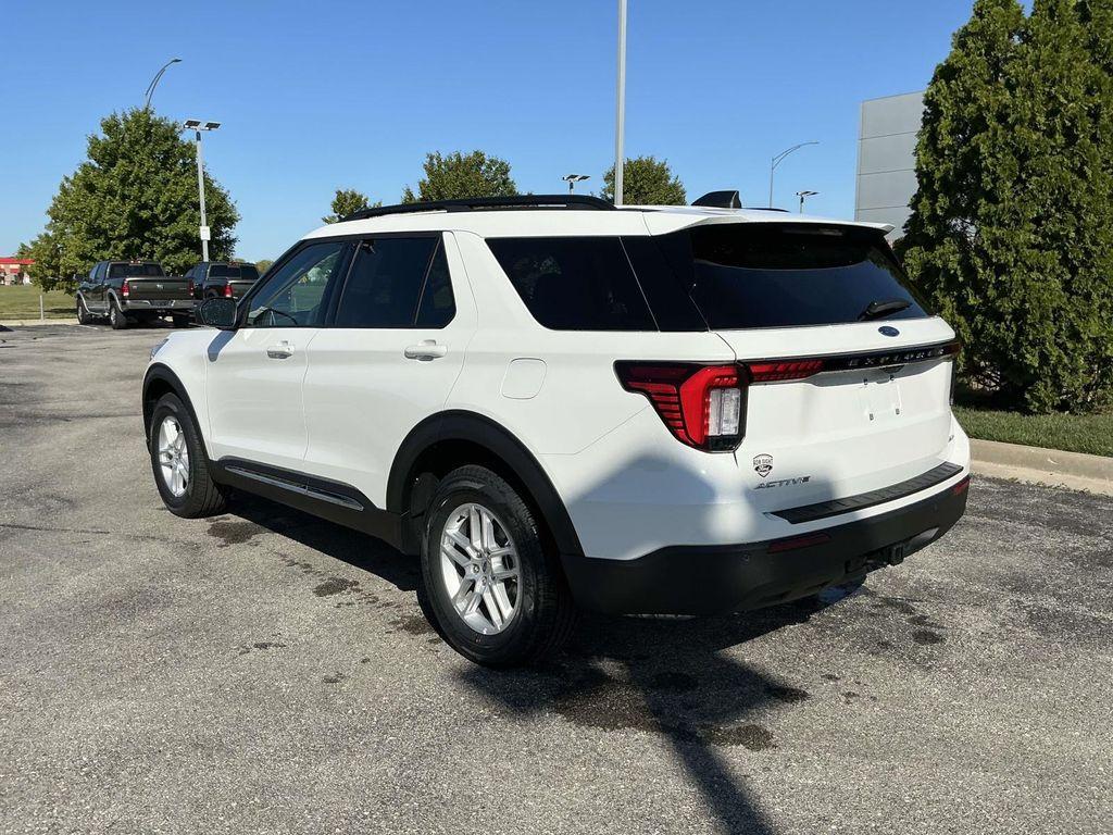 new 2025 Ford Explorer car, priced at $41,000