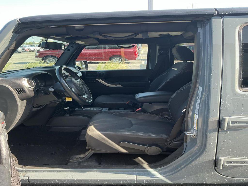 used 2015 Jeep Wrangler Unlimited car, priced at $23,500