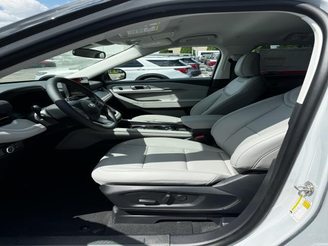 new 2025 Ford Explorer car, priced at $44,000