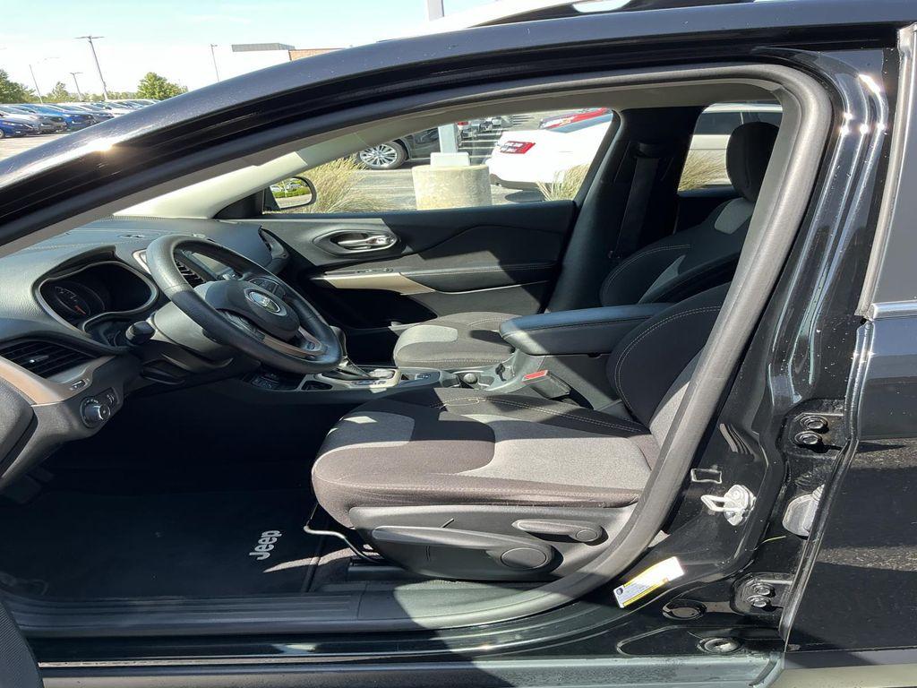 used 2018 Jeep Cherokee car, priced at $9,500