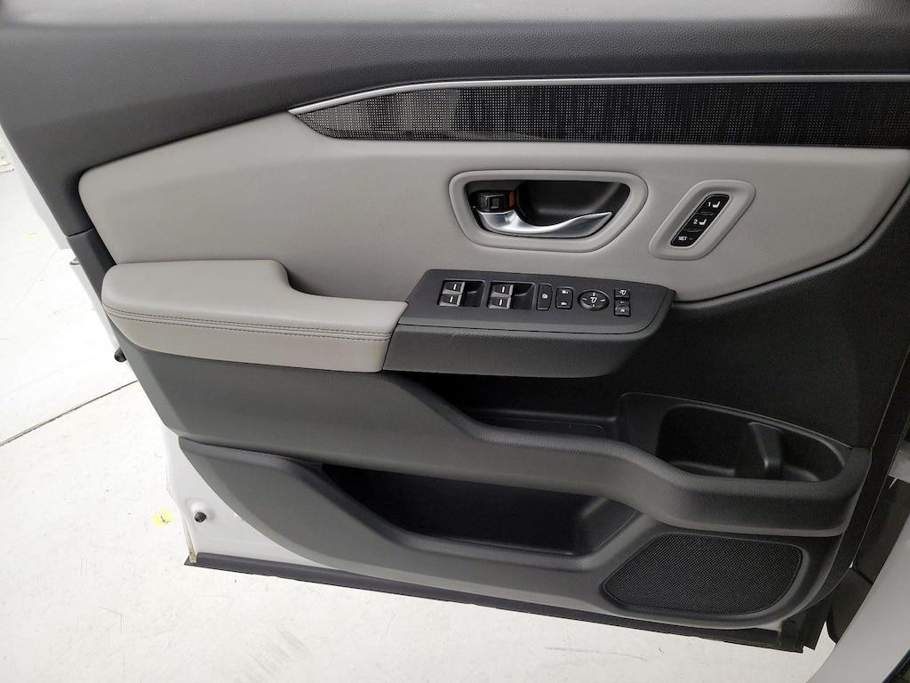 used 2023 Honda Pilot car, priced at $41,998