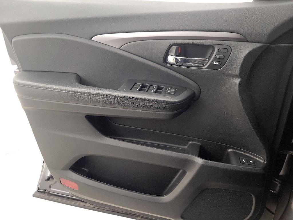 used 2021 Honda Pilot car, priced at $26,998