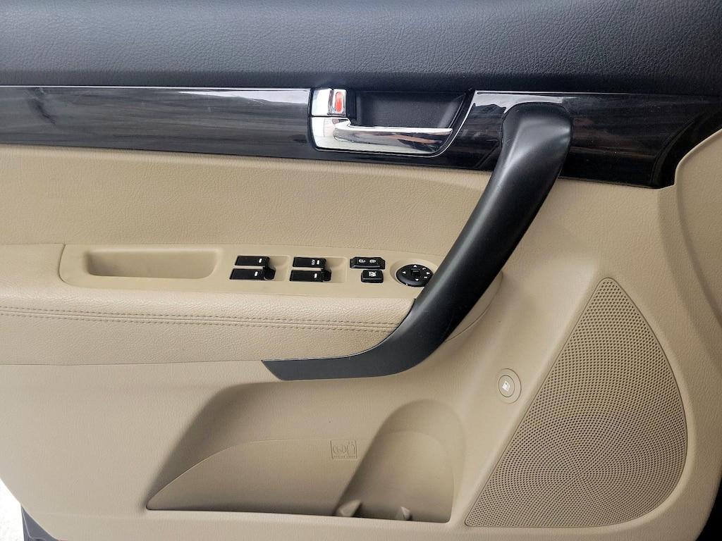 used 2013 Kia Sorento car, priced at $12,998