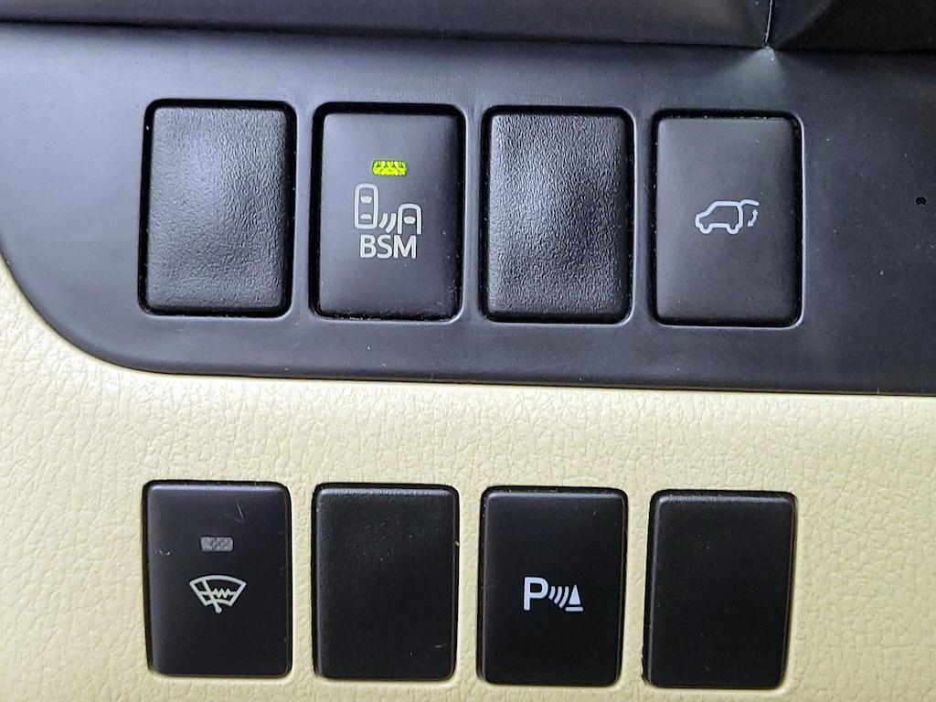 used 2014 Toyota Highlander car, priced at $20,998