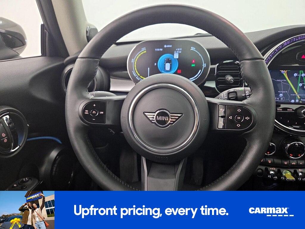 used 2024 MINI SE Hardtop car, priced at $24,998