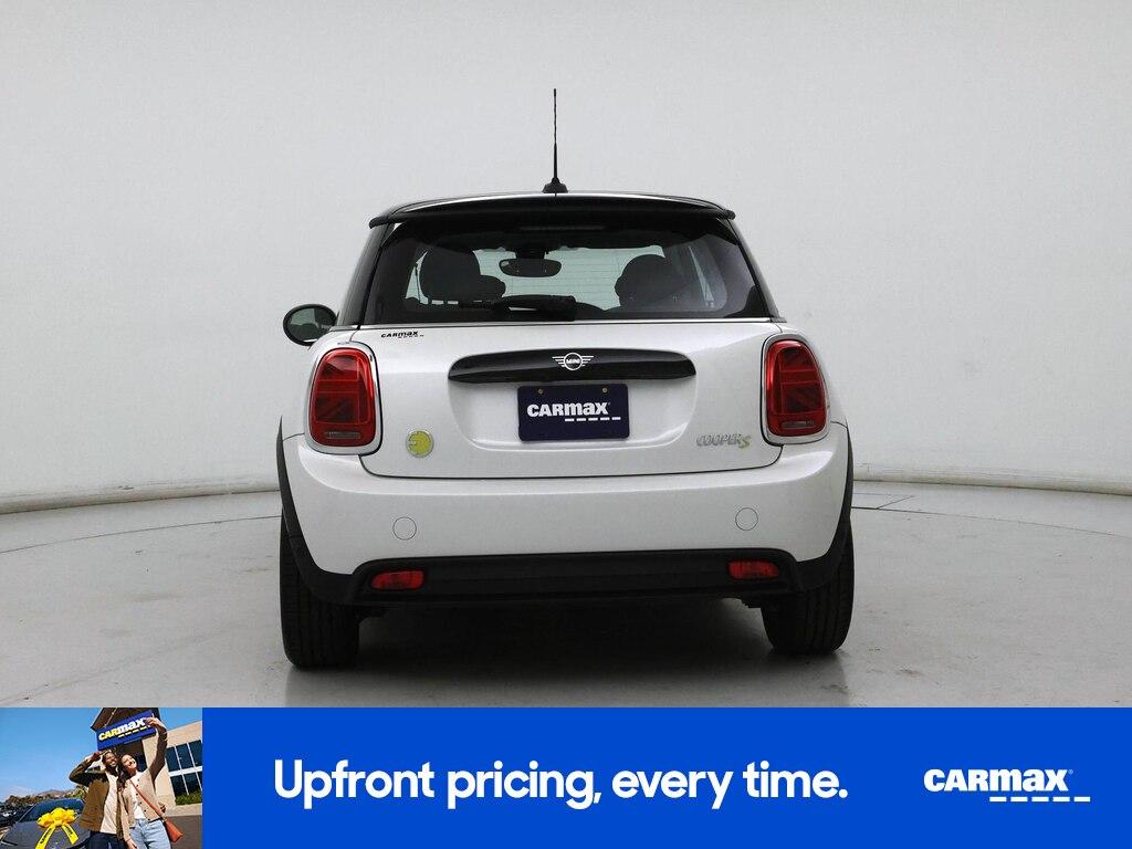used 2024 MINI SE Hardtop car, priced at $24,998