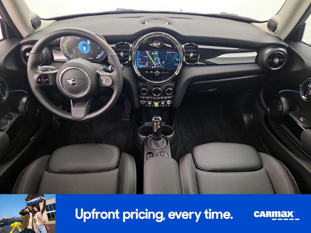 used 2024 MINI SE Hardtop car, priced at $24,998