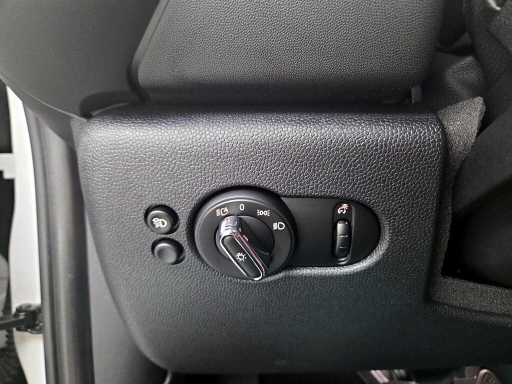 used 2024 MINI SE Hardtop car, priced at $24,998