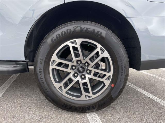 new 2025 Ford Expedition car, priced at $69,028