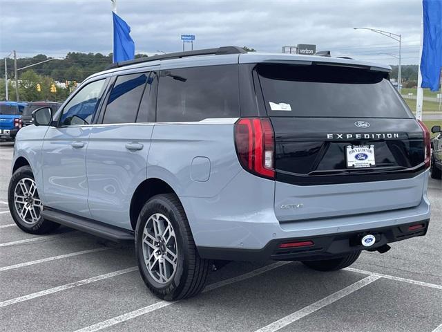 new 2025 Ford Expedition car, priced at $69,028