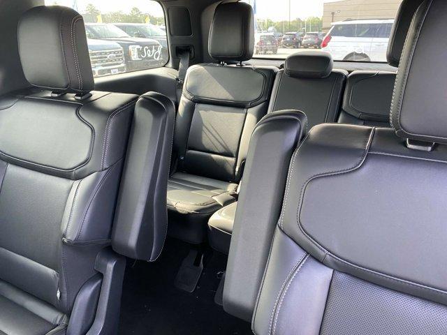 new 2025 Ford Expedition car, priced at $83,965