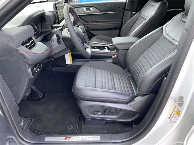 new 2025 Ford Explorer car, priced at $44,231