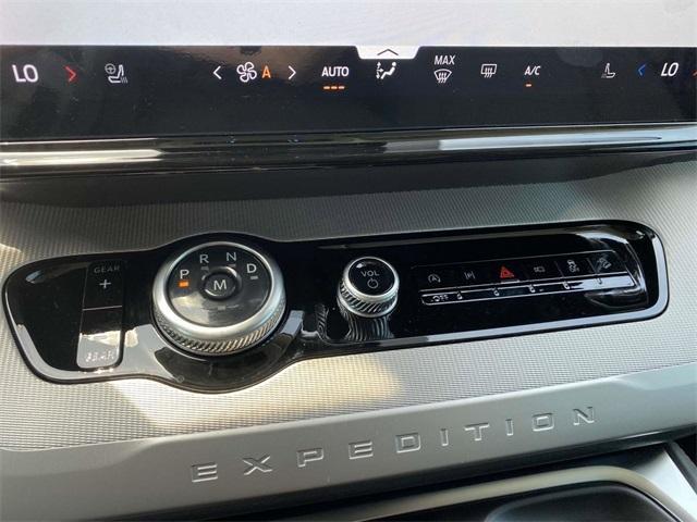 new 2025 Ford Expedition car, priced at $71,655