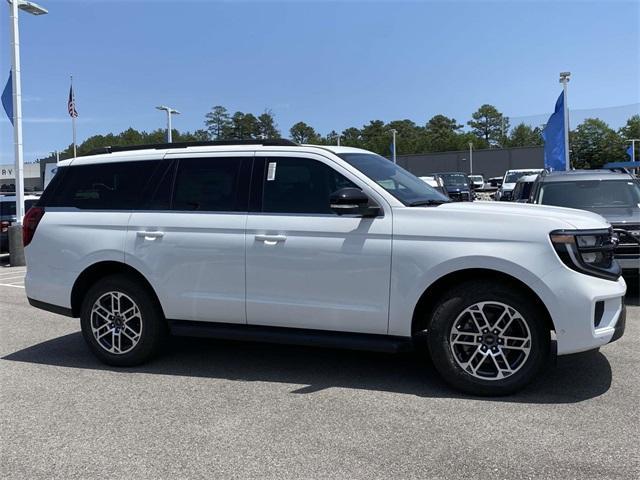 new 2025 Ford Expedition car, priced at $71,655