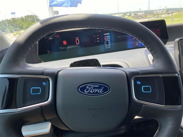 new 2025 Ford Expedition car, priced at $71,655