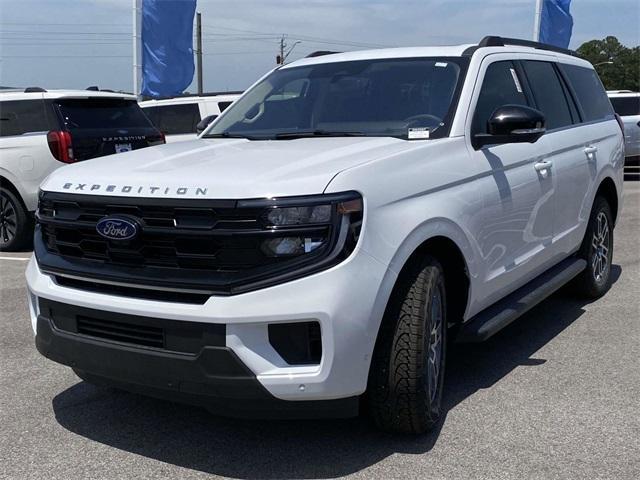 new 2025 Ford Expedition car, priced at $71,655
