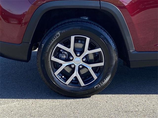 used 2024 Jeep Grand Cherokee car, priced at $38,990