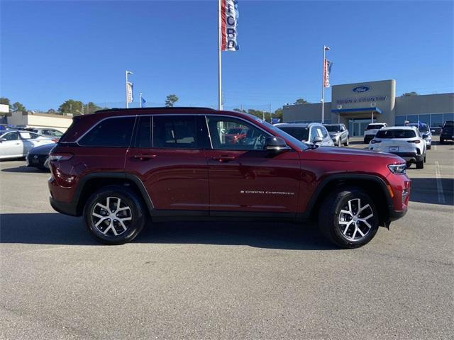 used 2024 Jeep Grand Cherokee car, priced at $38,990