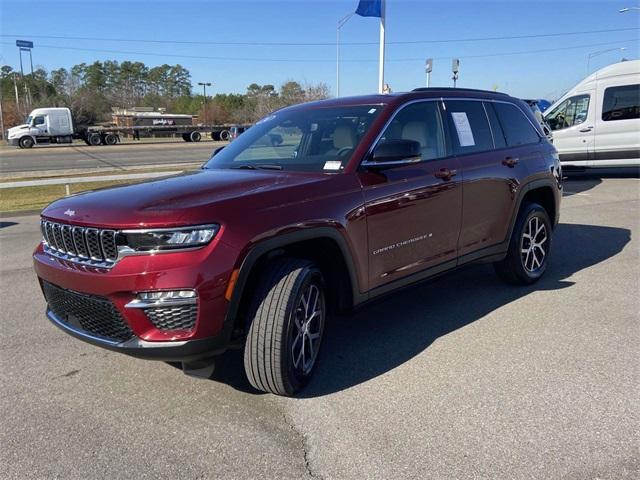 used 2024 Jeep Grand Cherokee car, priced at $38,990