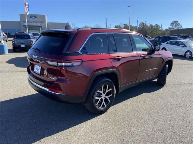 used 2024 Jeep Grand Cherokee car, priced at $38,990