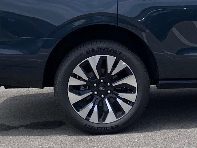 new 2025 Ford Expedition car, priced at $80,475
