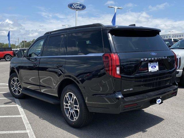 new 2025 Ford Expedition car, priced at $68,210