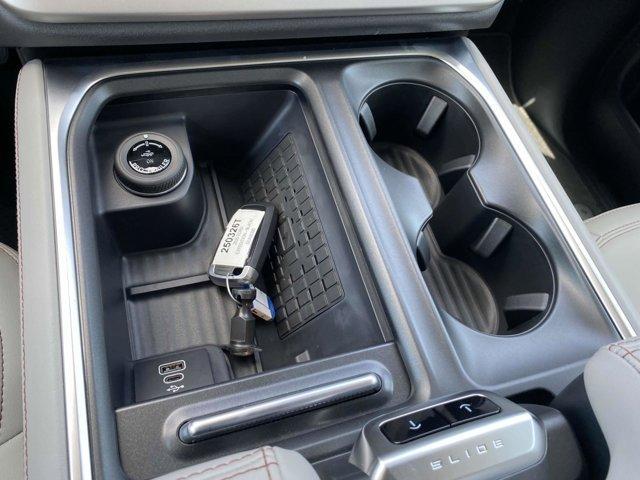 new 2025 Ford Expedition car, priced at $68,210