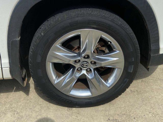used 2016 Toyota Highlander car, priced at $18,893