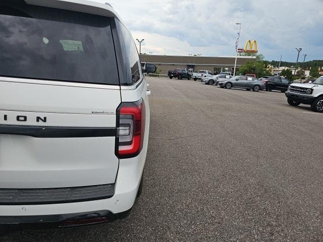 used 2023 Ford Expedition car, priced at $48,998