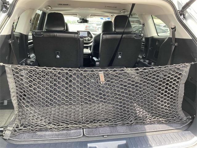 used 2024 Toyota Highlander car, priced at $42,998