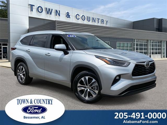 used 2024 Toyota Highlander car, priced at $42,892