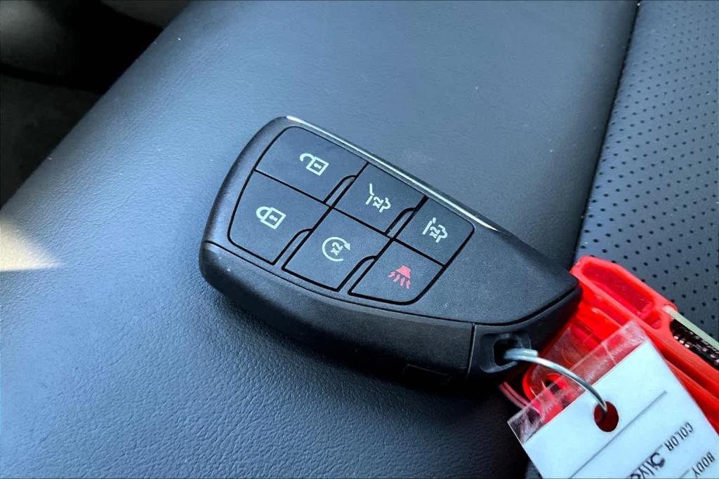 used 2025 GMC Yukon car, priced at $105,998