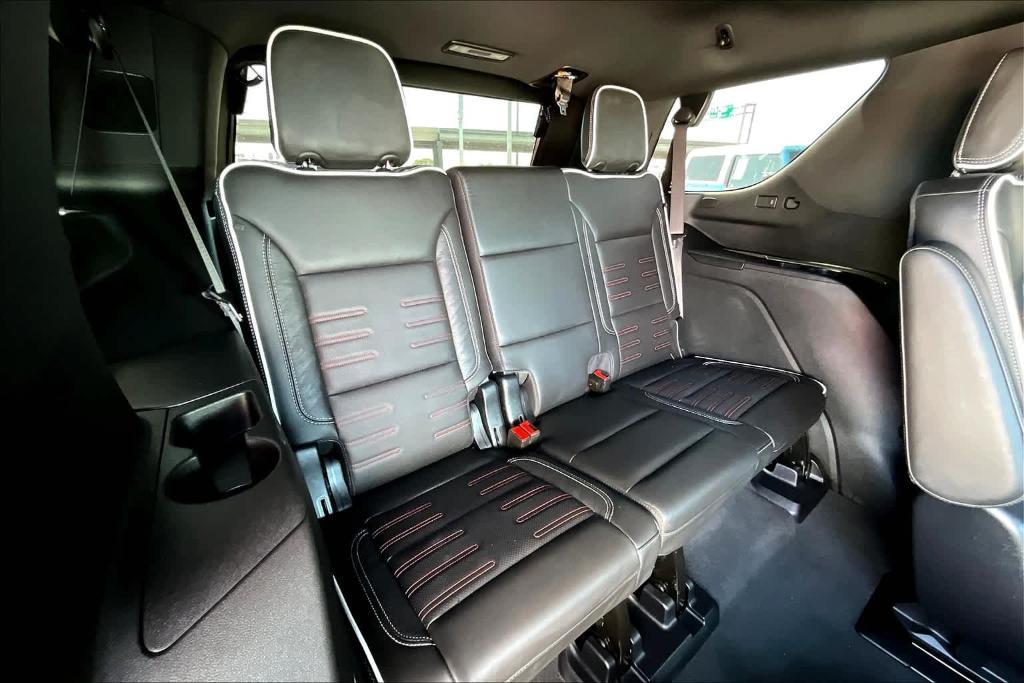 used 2025 GMC Yukon car, priced at $105,998