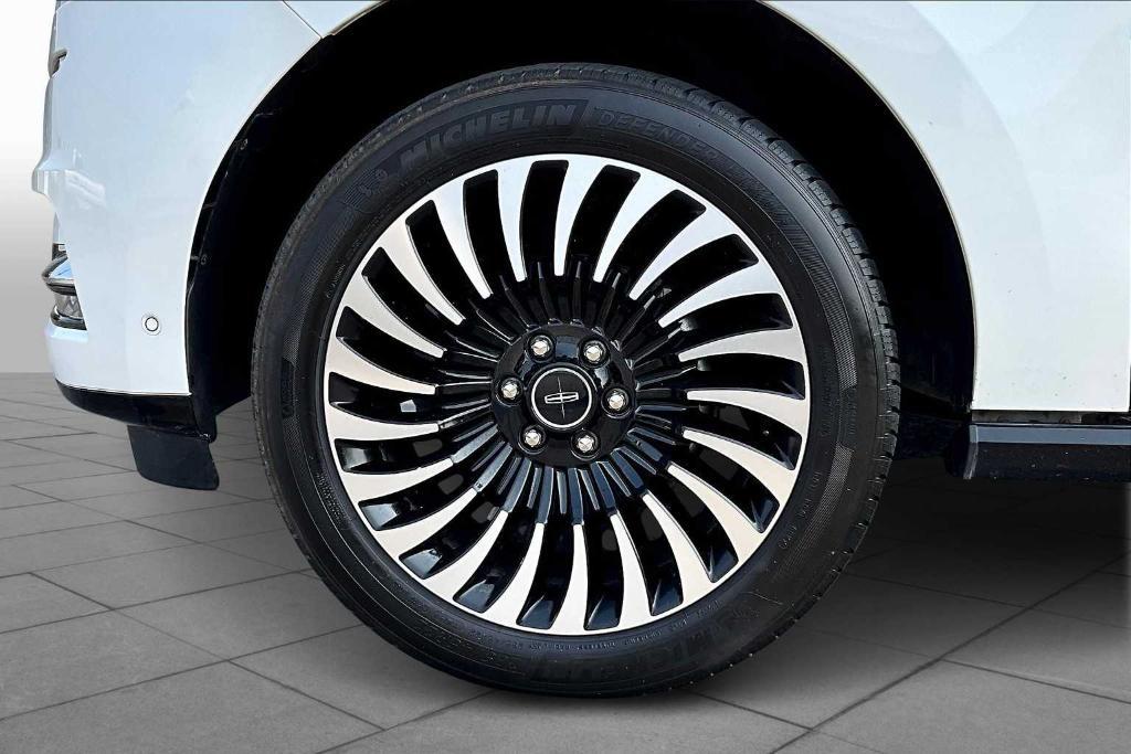 used 2021 Lincoln Navigator car, priced at $45,441