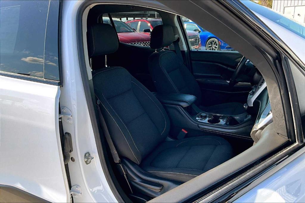 used 2023 GMC Acadia car, priced at $24,300