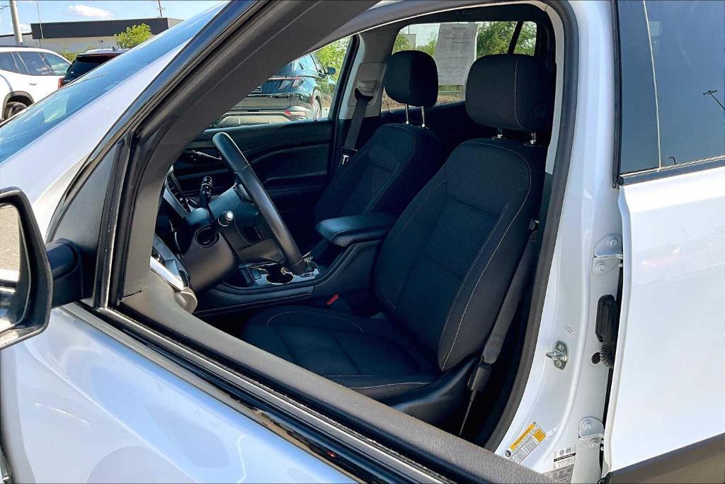 used 2023 GMC Acadia car, priced at $24,300