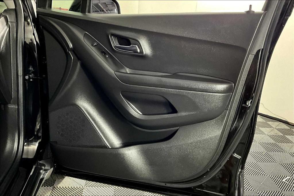 used 2022 Chevrolet Trax car, priced at $18,995