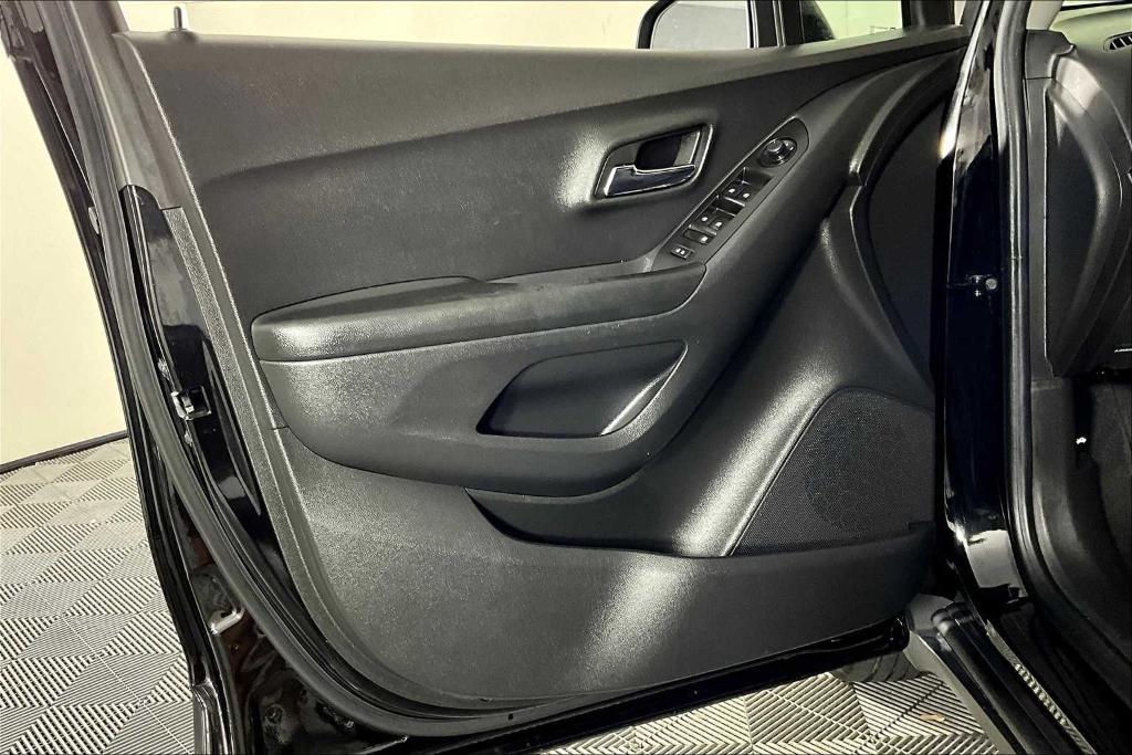 used 2022 Chevrolet Trax car, priced at $18,995